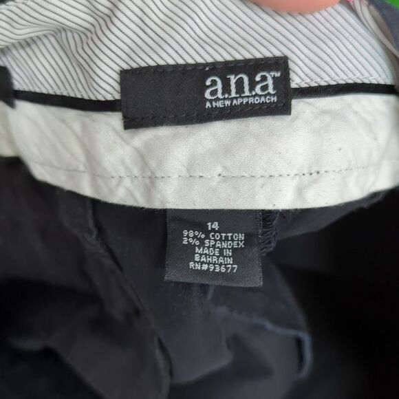 Ana Women's Size 14 Faded Black Crop Capri Pants‎ - Picture 6 of 8